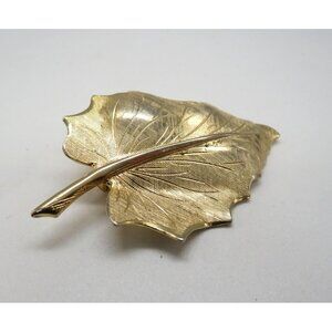 Vintage Leaf Brooch 2" Gold Tone Pin Realistic Stem Veins‎ Autumn
